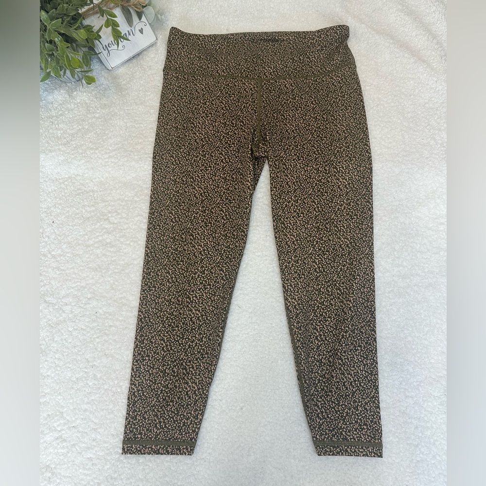 Gapfit Eclipse cropped active leggings Size Large.